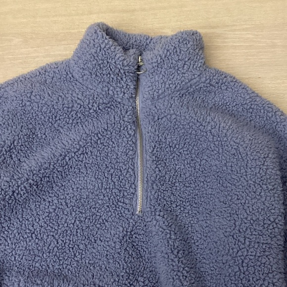 Soft Fluffy Cropped Sweatwer - Small - 3/4 Zip - Picture 5 of 8